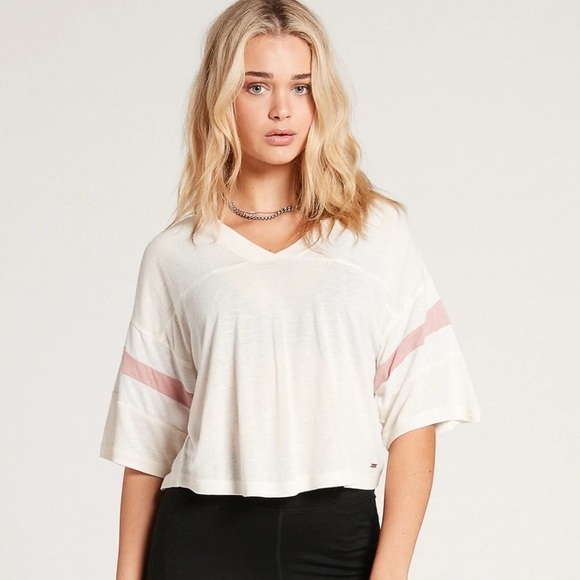 NWT Volcom Lived In Lounge Linen Cropped Short Sleeve V-Neck Tee - Picture 4 of 9